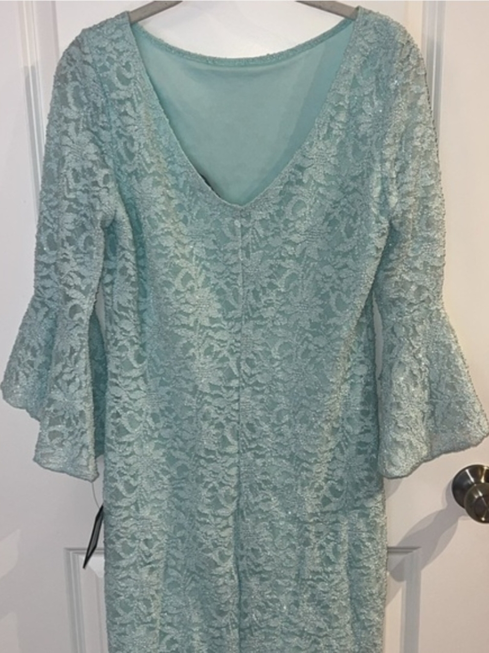 MARINA Elegant Mint Green Lace Bell Sleeve Sheath Dress NWT Size 6 Cocktail - Picture 3 of 9